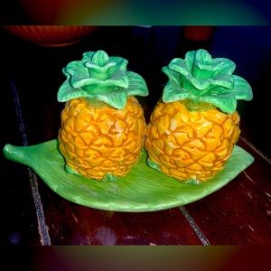 Vintage Pineapples with Tray Salt & Pepper Shakers